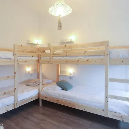 Hostel Retiro Do *